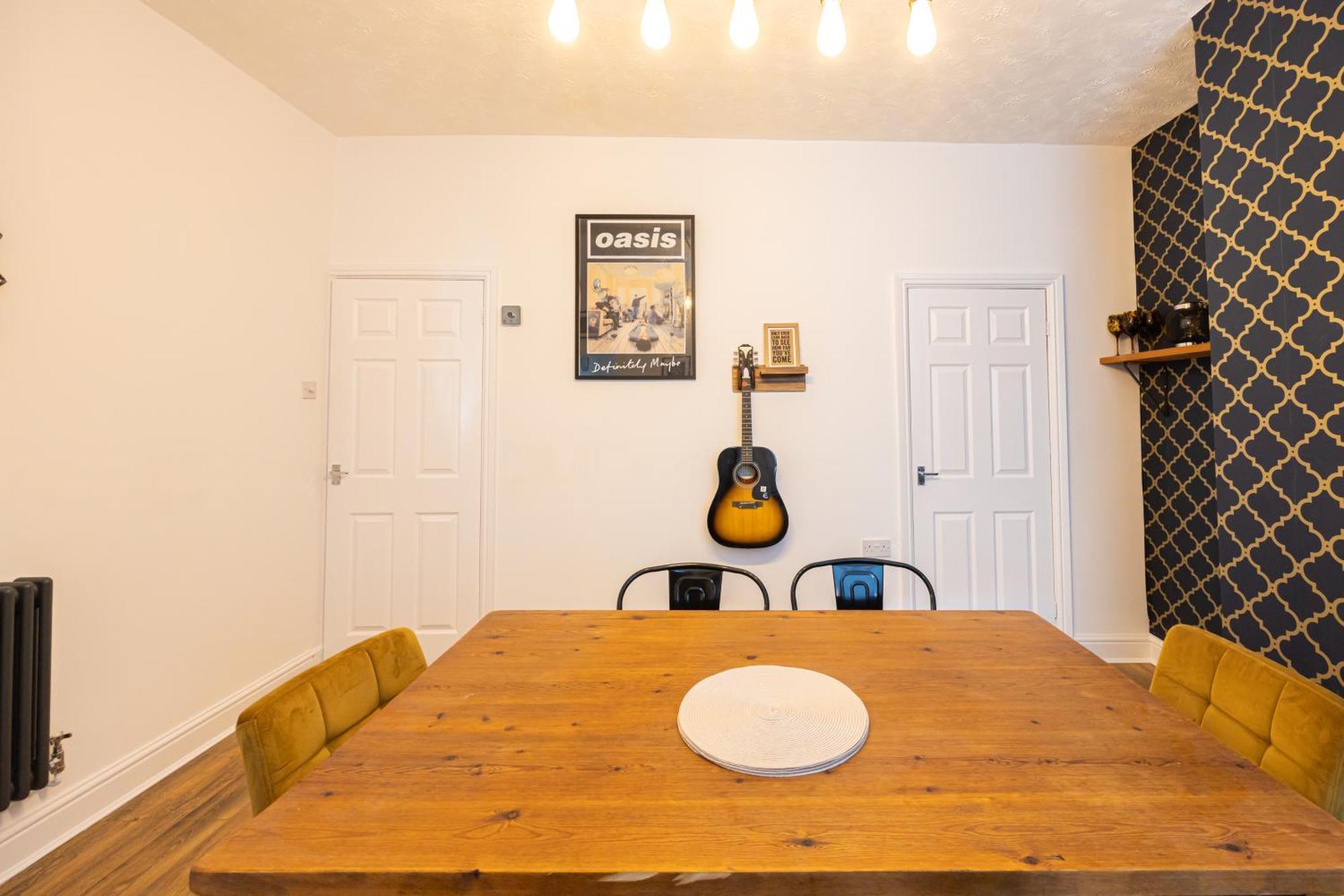 Holiday home Winslow House- Close To Stadium & Free Parking